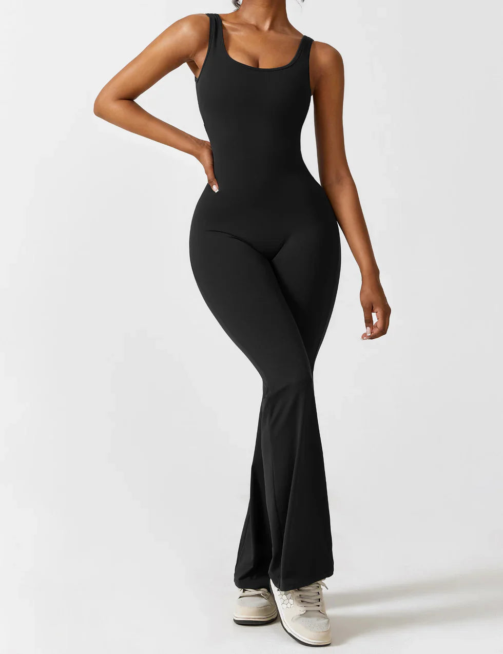 Verité | Elegante V-Back Jumpsuit