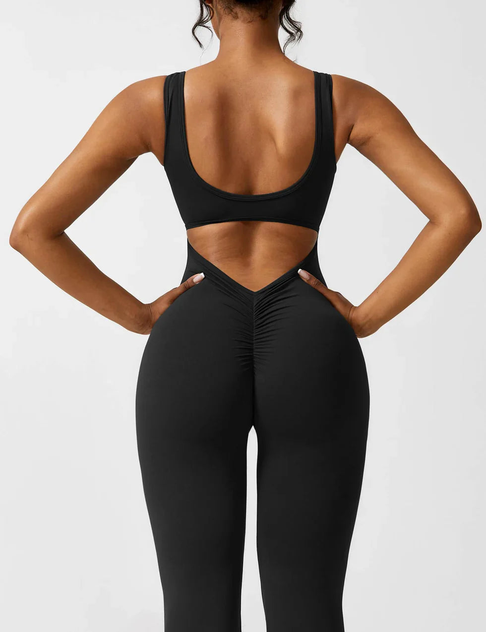 Verité | Elegante V-Back Jumpsuit