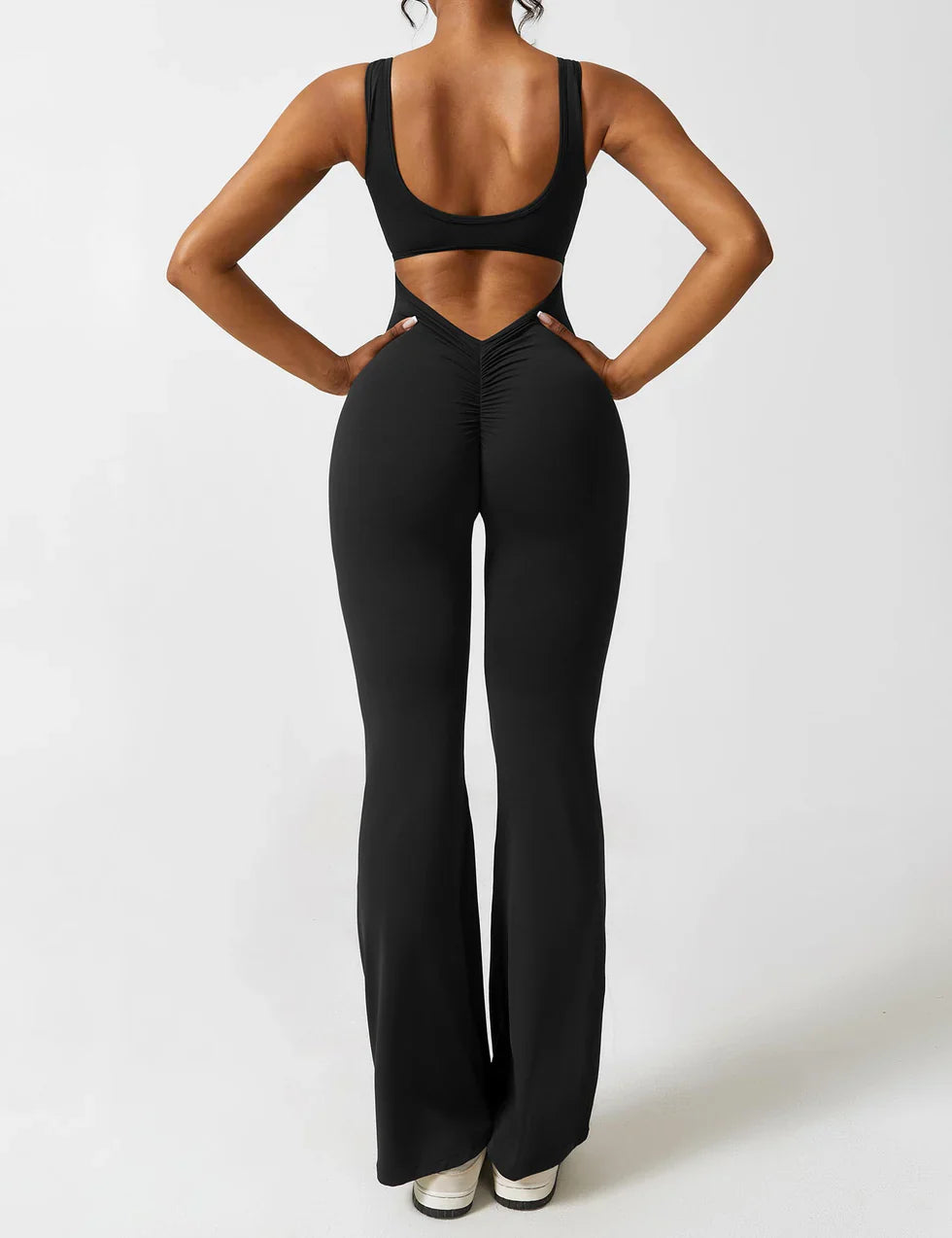 Verité | Elegante V-Back Jumpsuit