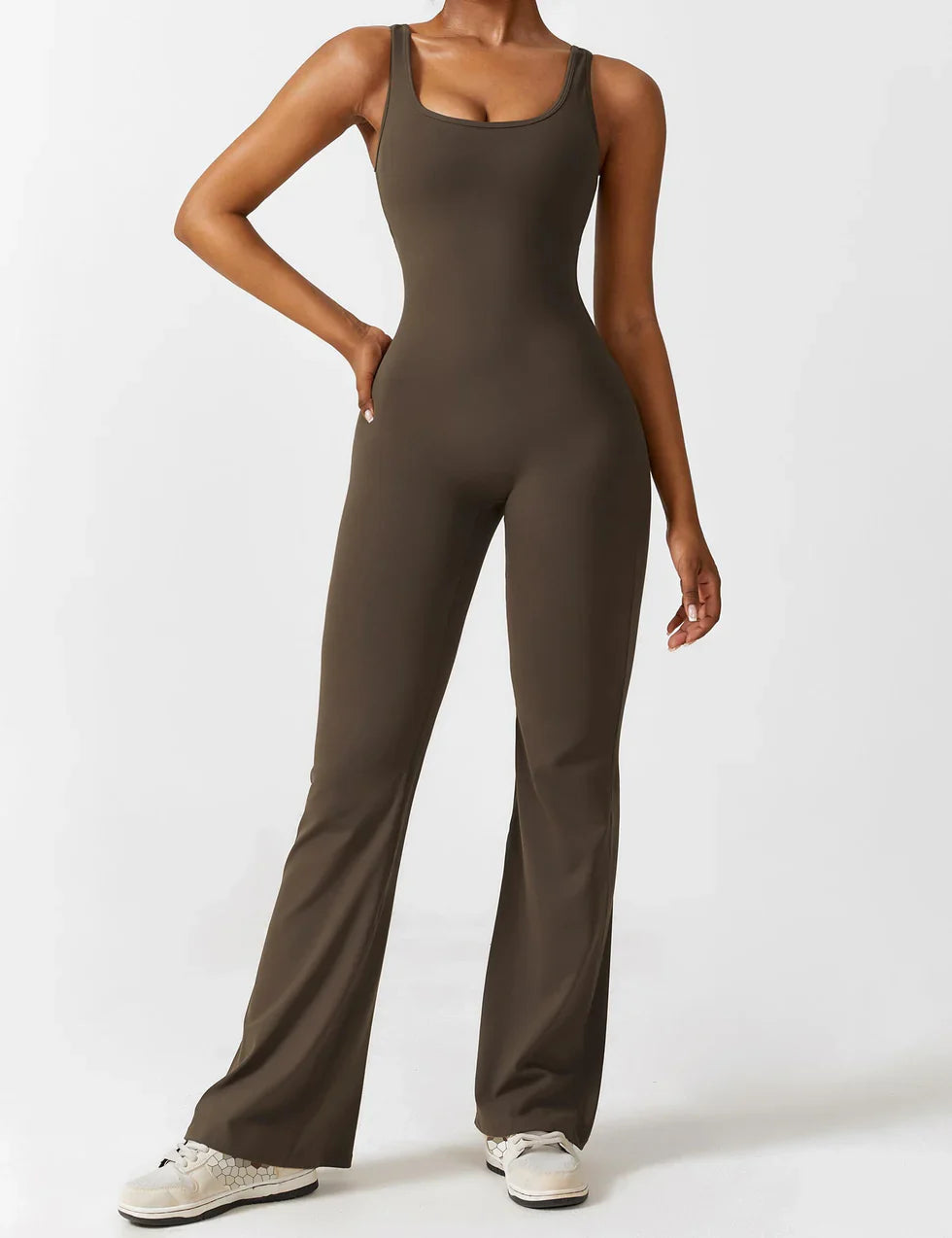 Verité | Elegante V-Back Jumpsuit