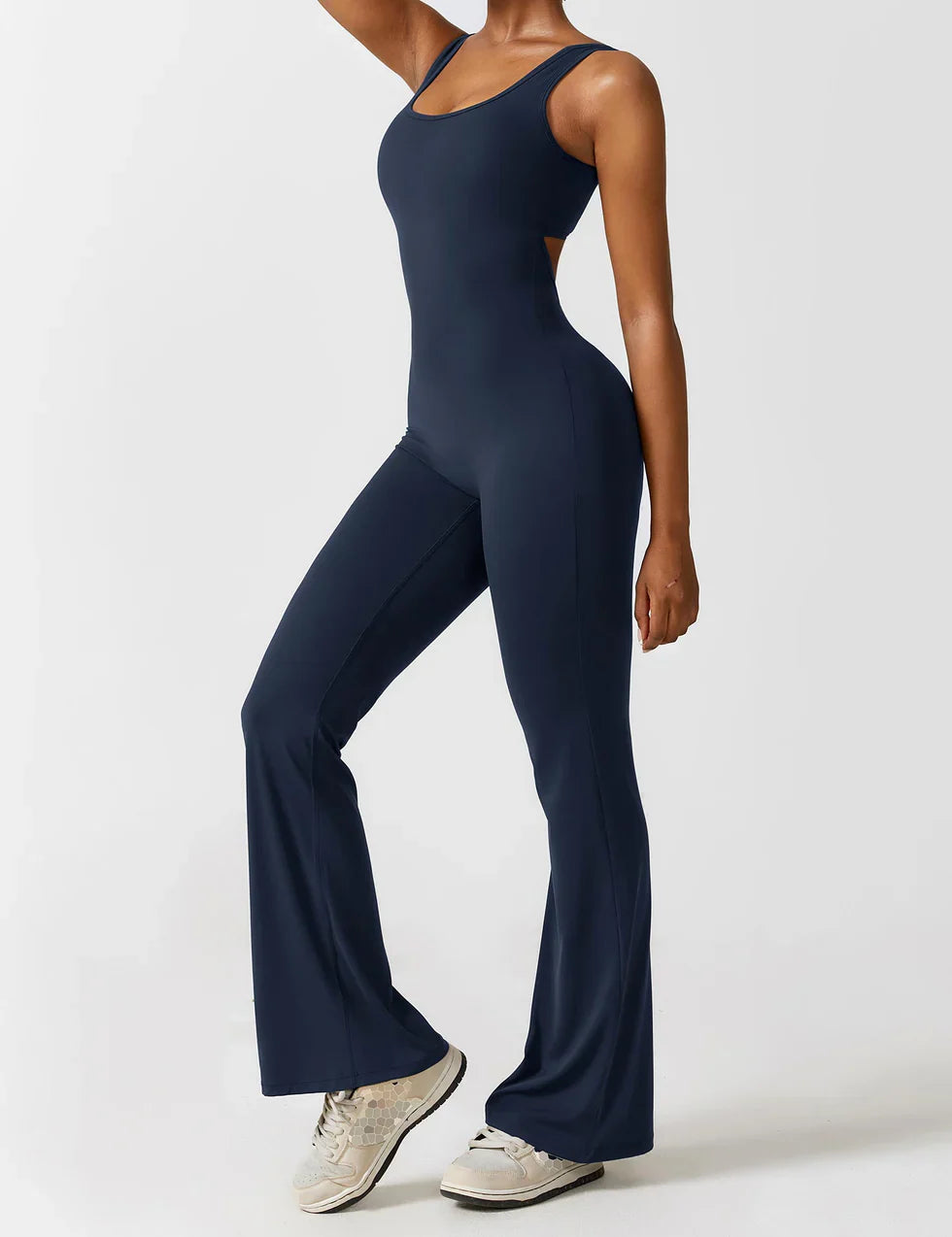 Verité | Elegante V-Back Jumpsuit