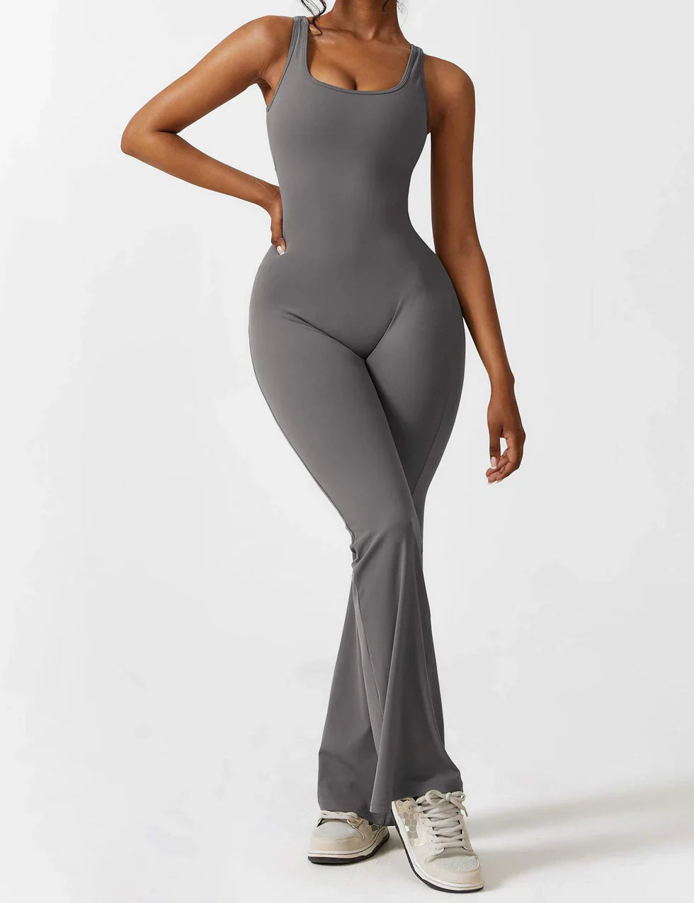 Verité | Elegante V-Back Jumpsuit