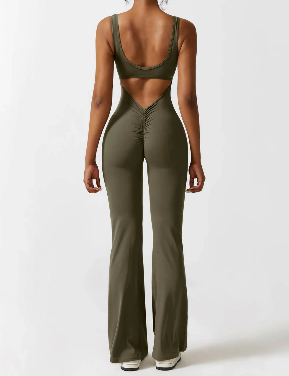 Verité | Elegante V-Back Jumpsuit