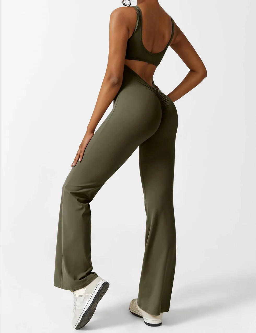 Verité | Elegante V-Back Jumpsuit